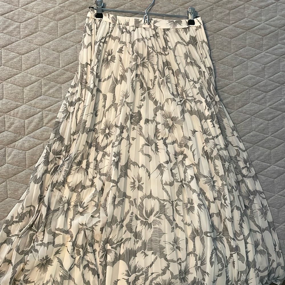 Banana Republic White Floral Maxi Skirt